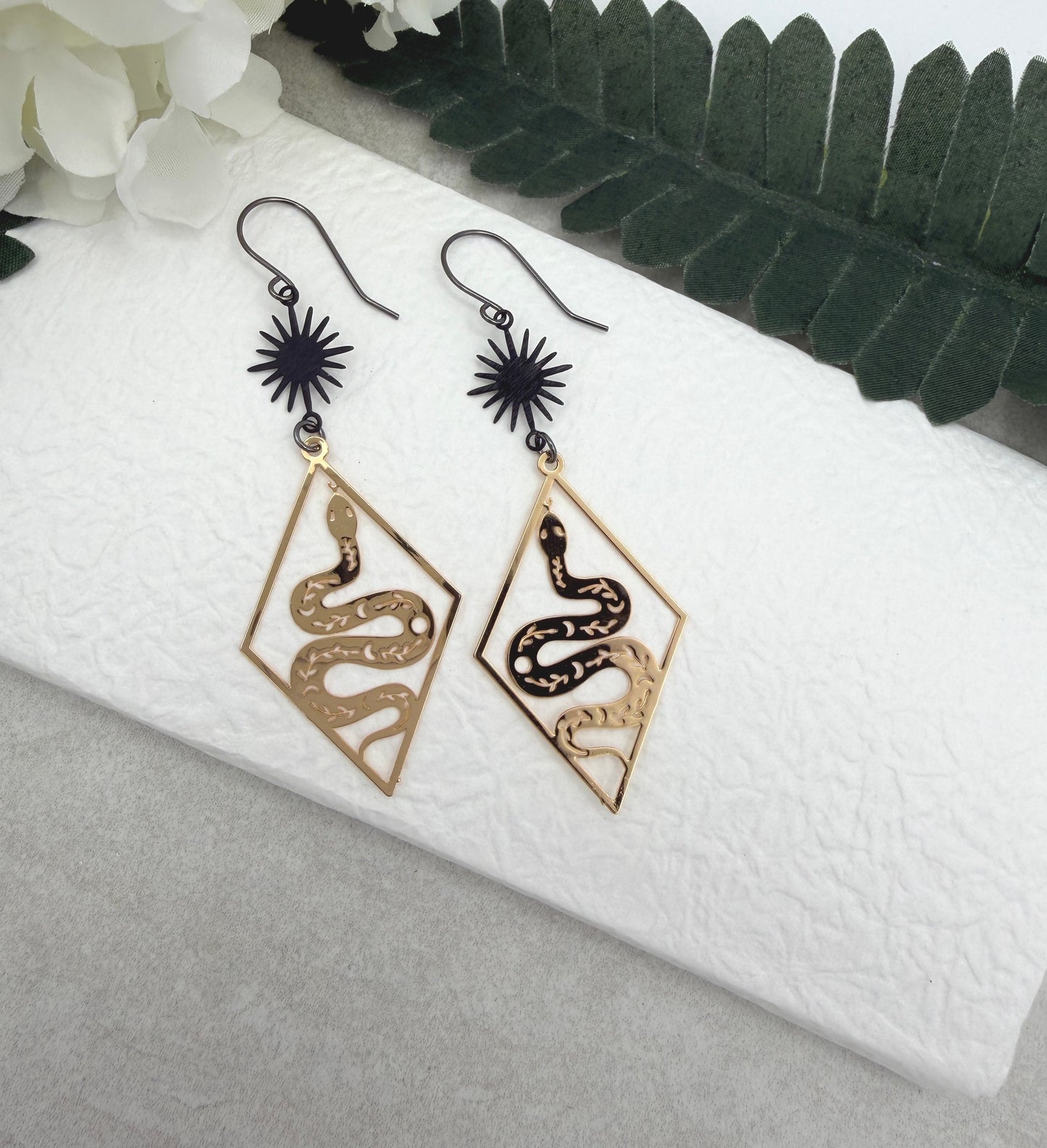 Earrings with Oxidized Stars and Gold Plated Diamonds with Snakes SBRE-67