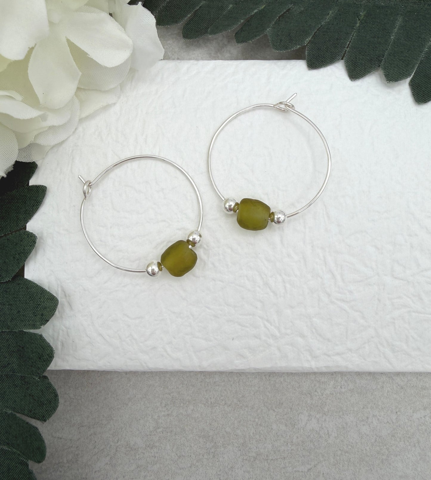 Hoop Earrings with Green Recycled Glass Beads and Sterling Silver Beads CHE-541