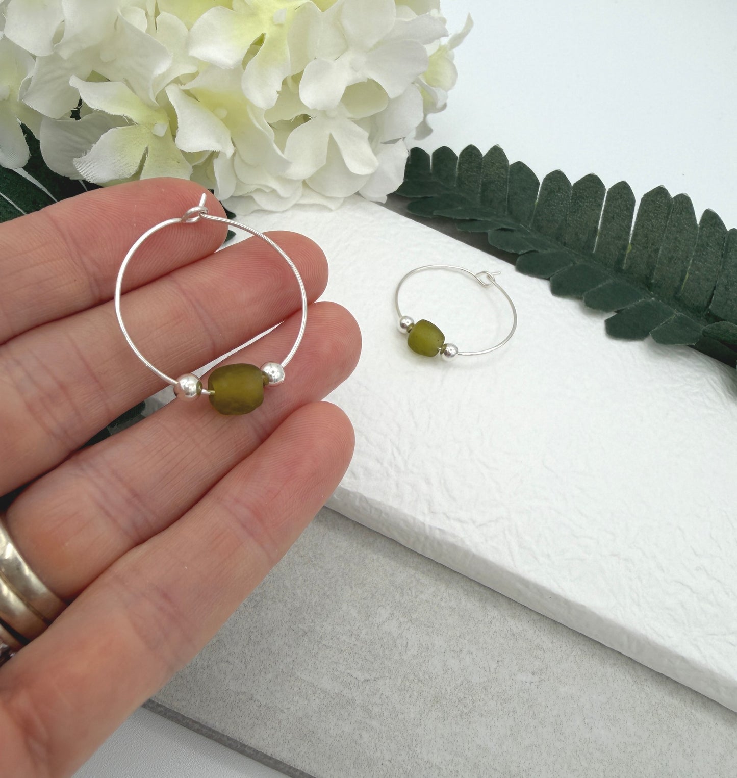 Hoop Earrings with Green Recycled Glass Beads and Sterling Silver Beads CHE-541