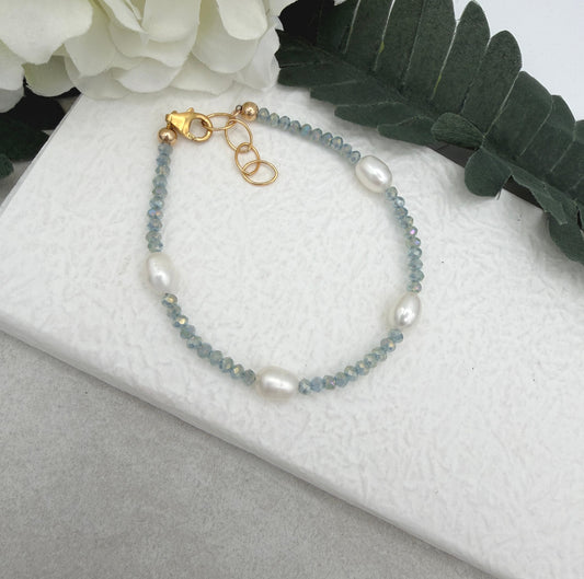 Bracelet with Blue Crystal Beads, Pear Shaped Pearls and Gold Filled GBNB-9