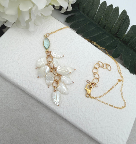 Necklace witha Green Amethyst Stone and a Cascade of Mother of Pearl Leaves GCDN-208