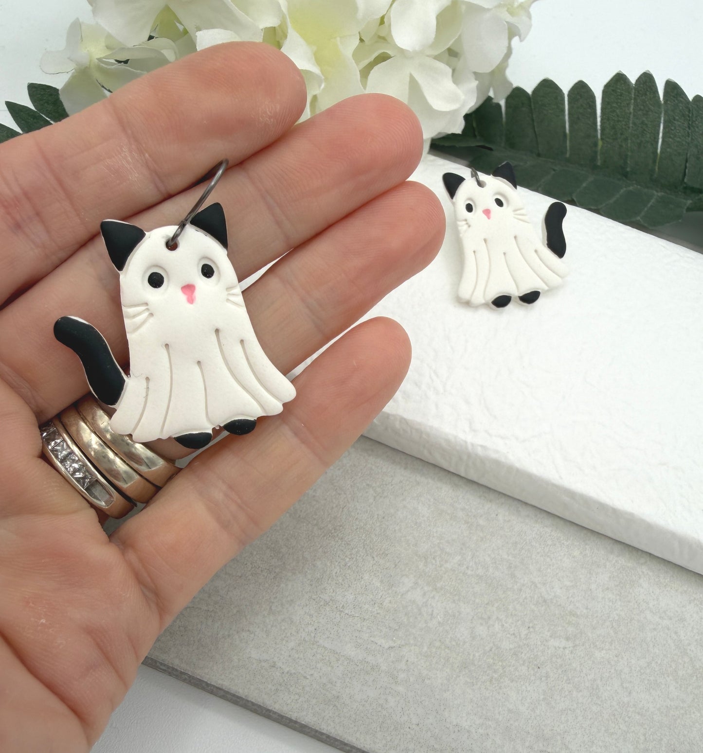 Earrings Made with Polymer Clay Cat Ghosts PCE-1086