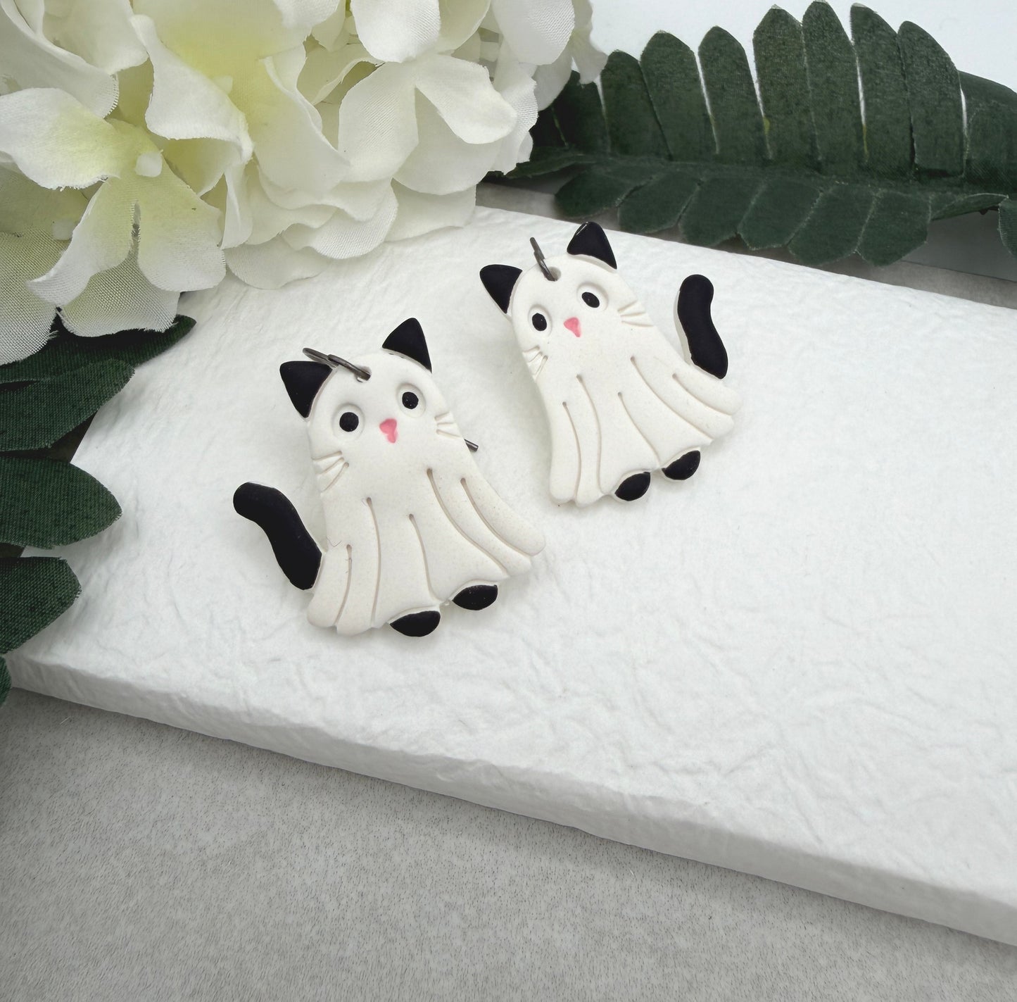 Earrings Made with Polymer Clay Cat Ghosts PCE-1086