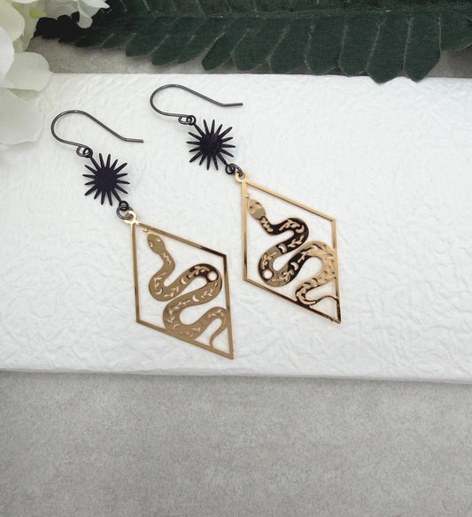 Earrings with Oxidized Stars and Gold Plated Diamonds with Snakes SBRE-67