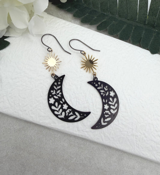 Earrings with Gold Plated Stars and Oxidized Brass Crescent Moons with Flowers SBRE-70