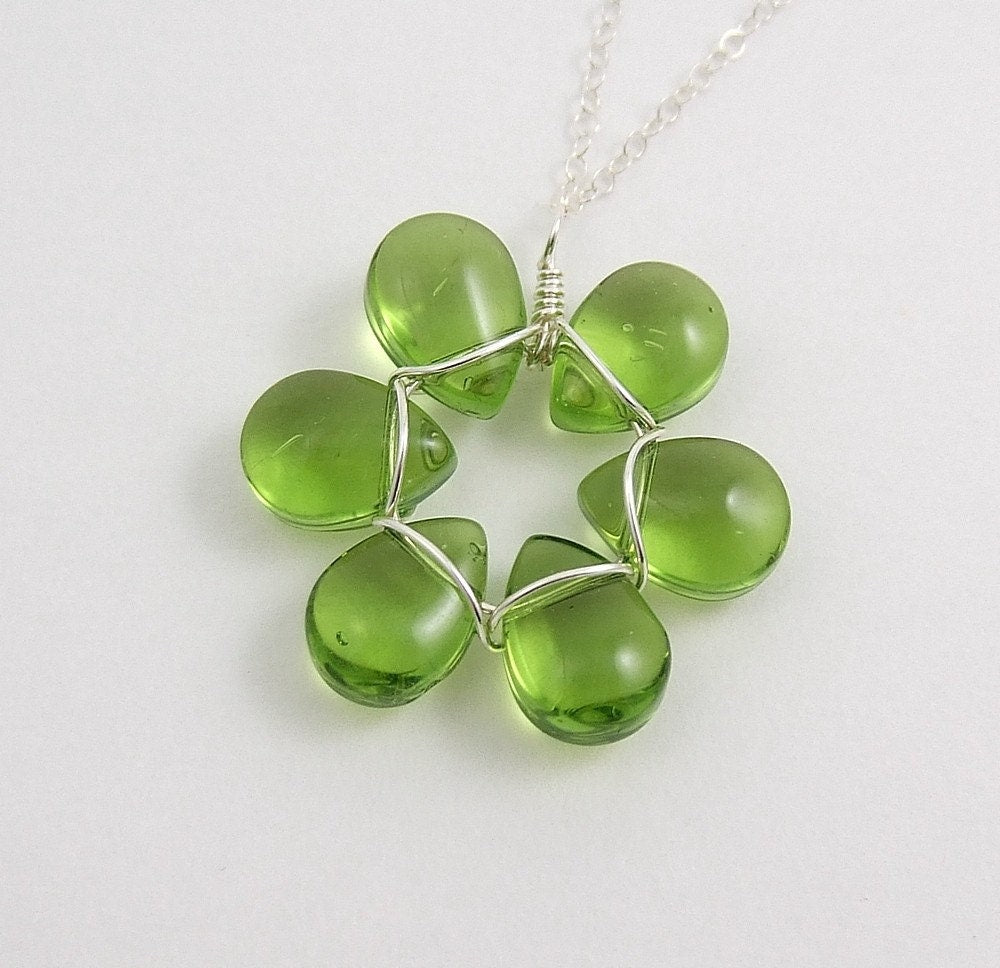 Green Glass Flower Necklace FP-59