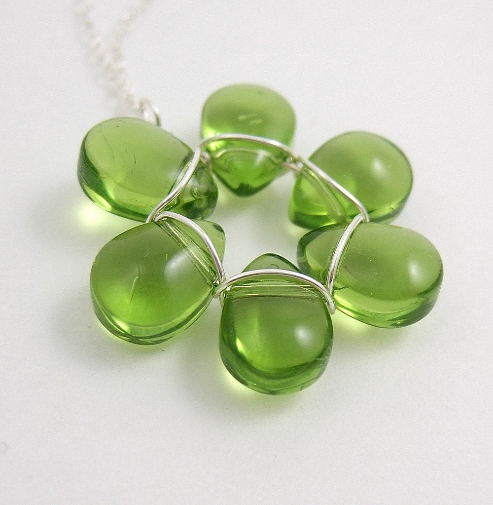 Green Glass Flower Necklace FP-59
