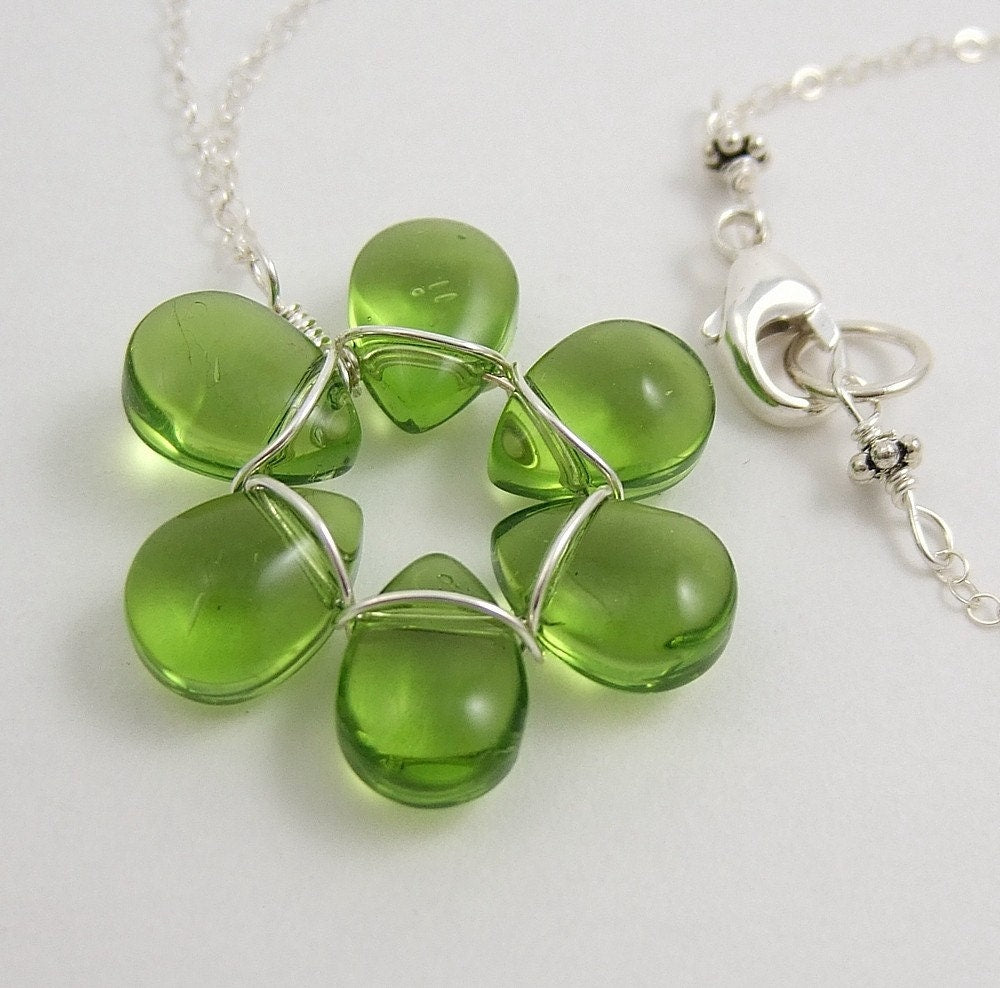 Green Glass Flower Necklace FP-59