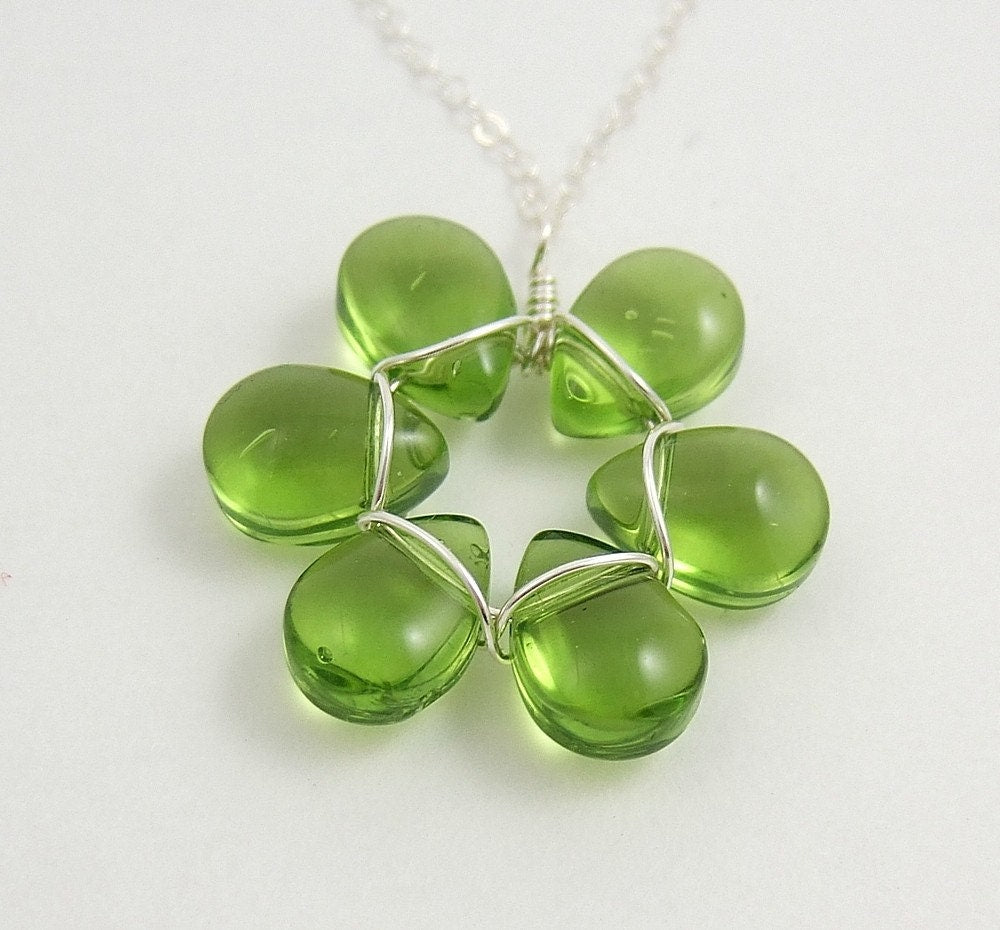 Green Glass Flower Necklace FP-59